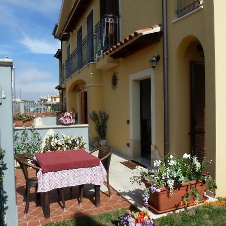 Emozioni D'Estate Bed and Breakfast Pula Buitenkant foto