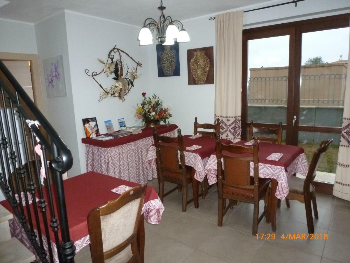 Emozioni D'Estate Bed and Breakfast Pula Buitenkant foto