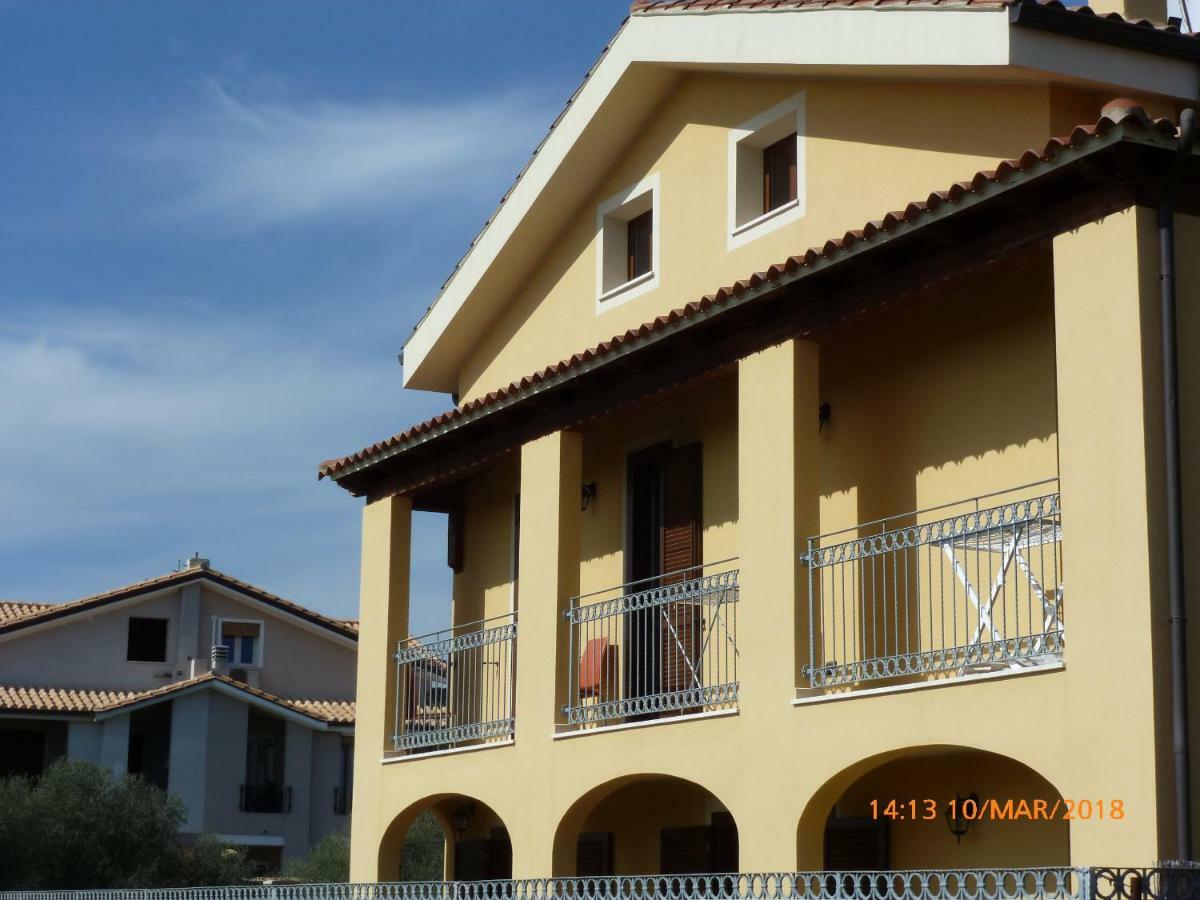 Emozioni D'Estate Bed and Breakfast Pula Buitenkant foto