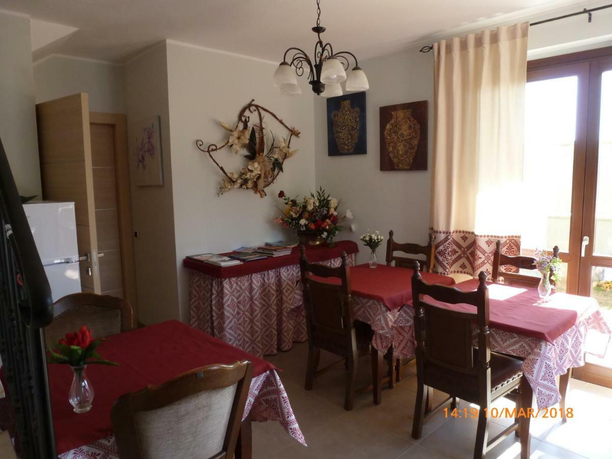Emozioni D'Estate Bed and Breakfast Pula Buitenkant foto